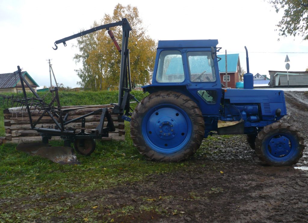 Права на трактор в Среднеколымске